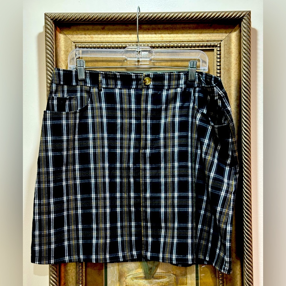 Forever 21 Black and White Plaid Mini Skirt